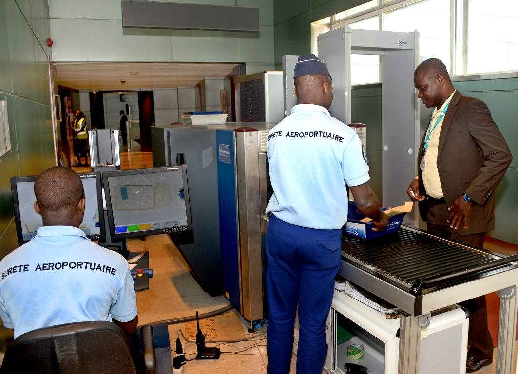 AEROPORT DE LOME : UN UNIFORME UNIQUE POUR TOUS LES AGENTS DE SURETE